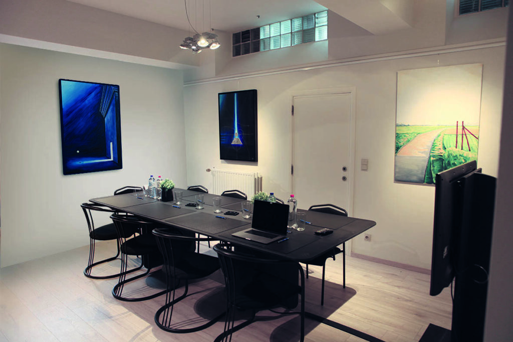 9 person meeting room