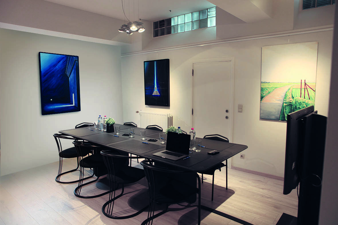 9 person meeting room